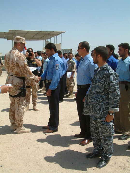 03_002_Další kurz Iráckých policistúů úspěšně ukončil. (2).J
