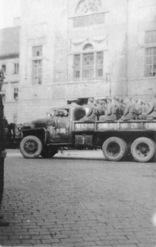 Praha 1, Na Příkopě, 1945, rudoarmějci (1).jpg
