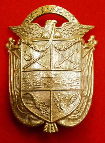 PANAMA_army_officer_cap_badge.jpg