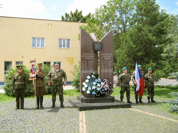 2011-06-30 Rovno, pomník padlým vojákům 1.čs.sam.sboru v SSSR (1)