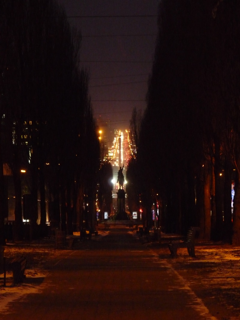 23 Sevcenko boulevard - star obelisk-Sevcenkuv boulevard - obelisk s hvezdou