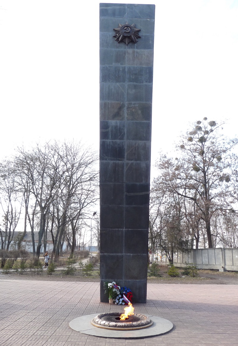 65Zmiiv memorial to fallen with eternal flame-pamatnik padlym s vecnym ohnem