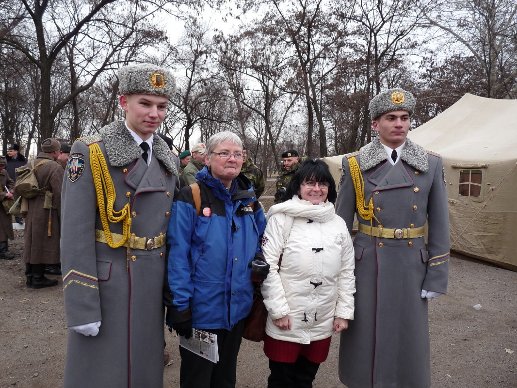 93 Charkov CsOL exhibition in tents and soldiers-vystava CsOL a ukrajinsti vojaci